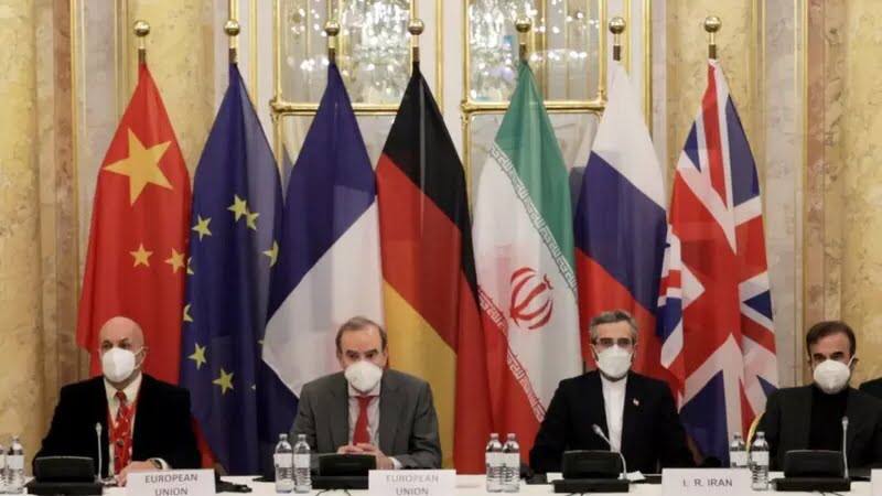 کیهان: همه چیز به نفع ایران تغییر خواهد کرد!