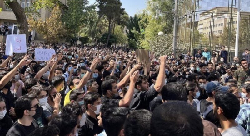 اعتراضات دانشجویان دانشگاه تهران علی‌رغم بسته بودن دانشگاه