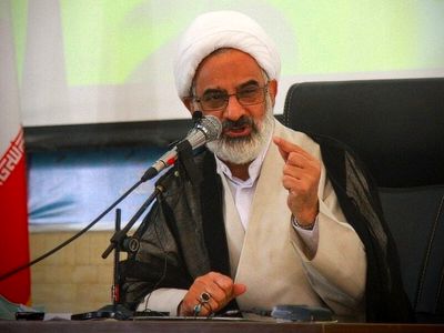 نماینده ولی فقیه در سپاه : باید بر سر اصول و چهارچوب ها بایستیم