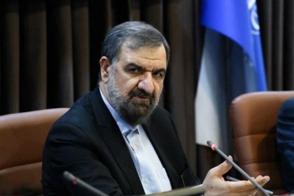 محسن رضایی ،معاون اقتصادی رئیس‌جمهور : می‌شود از یک جوان ۱۸ ساله جنگ نرفته، سه ساله ژنرال ساخت