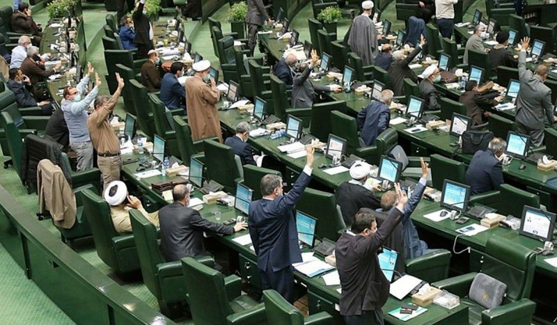 نمایندگان خواستار برخورد با افراد سرشناسی شدند که بر آتش فتنه دمیدند