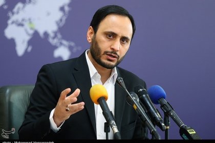 علی بهادری ، سخنگوی دولت : مثل آب خوردن میتوانستیم مجوز « استفاده از گلوله جنگی » علیه معترضان را بدهیم