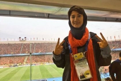 همسر نیلوفر حامدی روزنامه نگار بازداشتی : نیلوفر وقتی برای اولین بار زمین چمن فوتبال را دید گریه کرد
