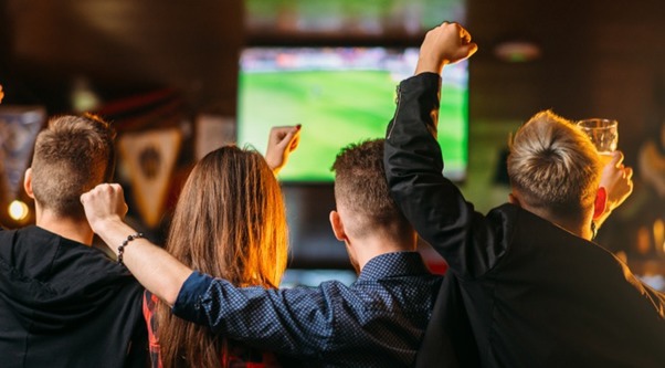 روش بچه مدرسه‌ای ها برای تماشای جام جهانی