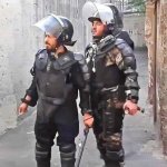 پلیس نماها را دستگیر کنید
