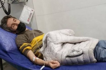 حسین صادقی،پدر آرش صادقی : داروهای او را تحویل نگرفتند و آرش را به «زندان فشافویه» منتقل کردند