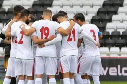 هیچ یک از بازیکنان تیم ملی ایران سرود را نخواندند