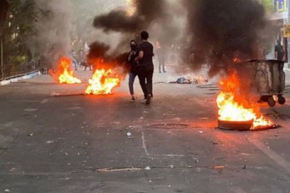 روزنامه وال استریت ژورنال : خانواده های رفسنجانی و خمینی،درخواست «شمخانی» برای آرام کردن اوضاع در خیابان را رد کردند