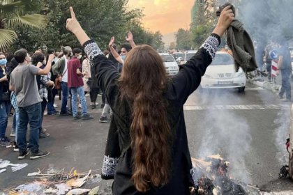 نگاه جهان به پیوند اعتراضات و اعتصابات در ایران دوخته شده است