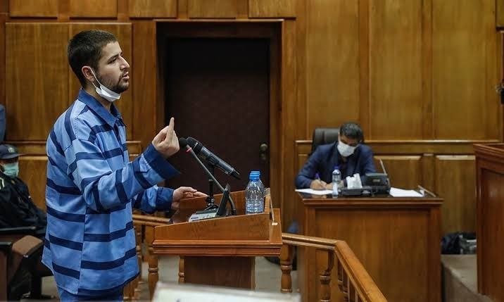 محمد قبادلو می‌گوید دو قطبی است