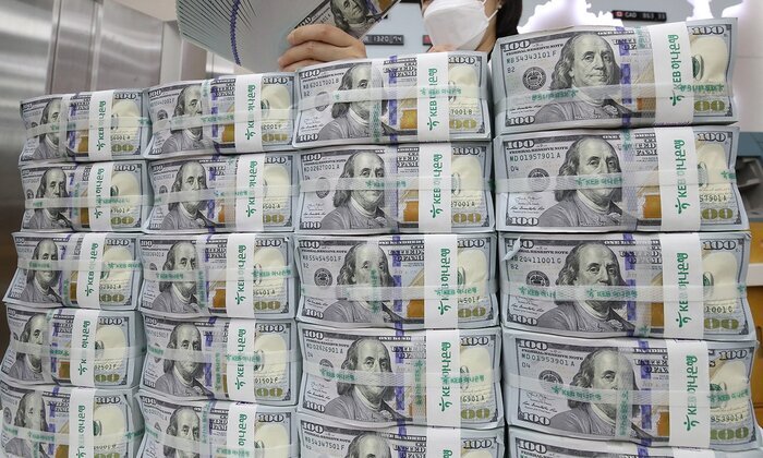 سپرده‌های ایران نزد بانک‌های خارجی از ۱۸.۵ میلیارد دلار گذشت