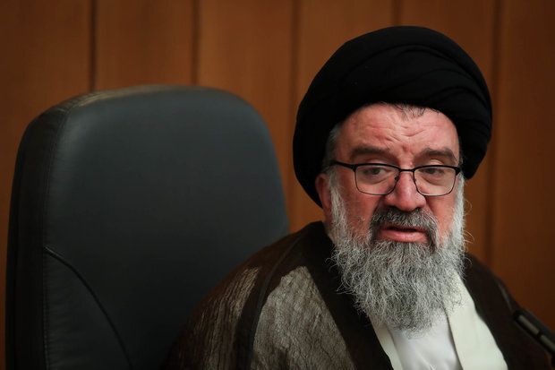 احمد خاتمی: اعضای مجلس خبرگان از وضعيت بی حجابی در کشور در عذابند