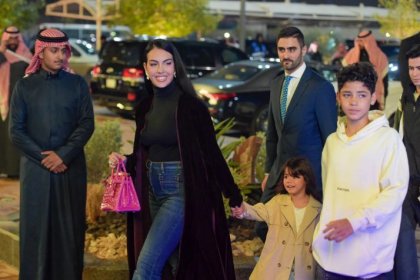 ضبط تصویر مخفیانه یک عربستانی از جورجینا نامزد رونالدو