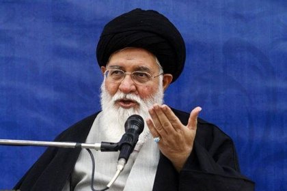 علم‌الهدی: وقتی مردم از دین روی‌گردان شدند، همه‌چیز سقوط می‌کند