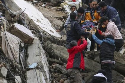 کشته شدن صد مهاجر افغان در زلزله ترکیه