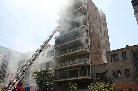 آتش سوزی در ساختمانی در خیابان بهار تهران