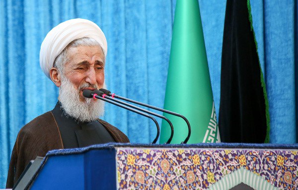 امام جمعه تهران: در خلوت اشک بریزید و مشکلات کشور را با دعا حل کنید