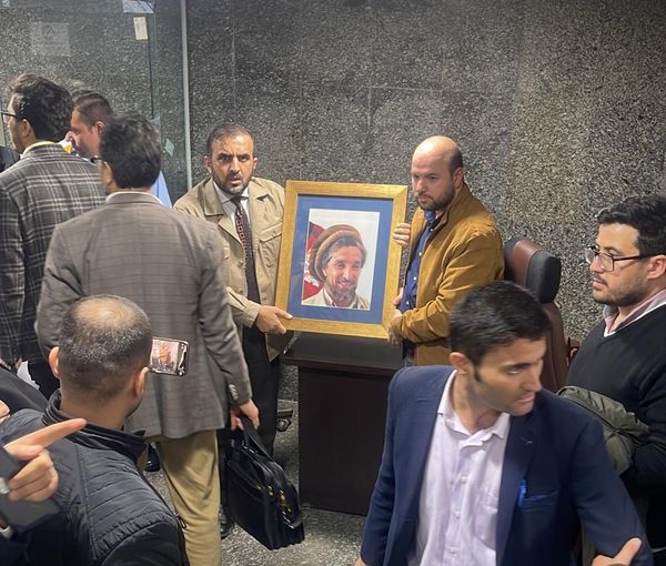 روزنامه جمهوری اسلامی: واگذاری سفارت افغانستان در تهران به طالبان صحیح نبود