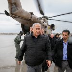 نتانیاهو در فرودگاه با لوید آستین دیدار کرد