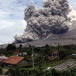 فوران آتشفشان مراپی در جزیره جاوه در اندونزی