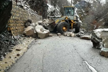 دو کشته در حوادث ریزش کوه در جاده کندوان
