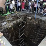 ۳۵ نفر بر اثر سقوط در چاهی در معبدی در هند کشته شدند