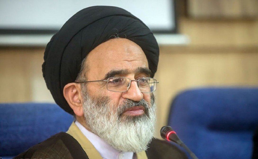 تقوی: شرکت‌های هواپیمایی فکری برای اقامه نماز مسافران کنند