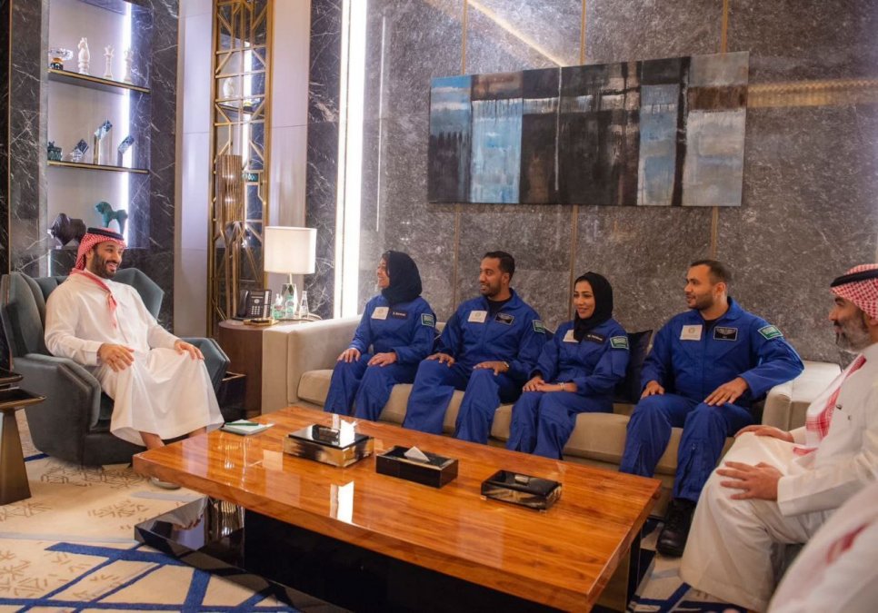 فضانوردان سعودی با محمد بن سلمان دیدار کردند