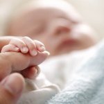 مرگ نوزادی که ۱۰ ساعت به اشتباه در سردخانه بود