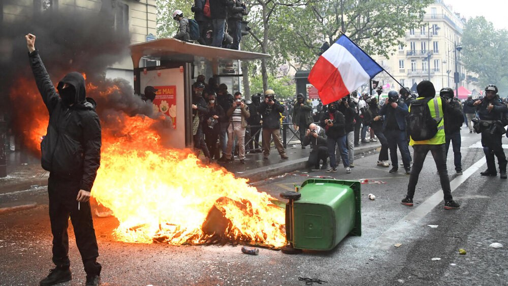 تظاهرات روز جهانی کارگر در فرانسه تقریبا ۱۰۸ پلیس مجروح و ۲۹۱ نفر بازداشت شدند