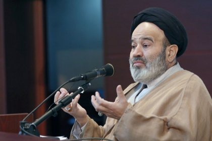 رئیس دانشگاه ادیان و مذاهب در ایران:قانون اساسی باید در زمان حیات خامنه‌ای بازنگری شود