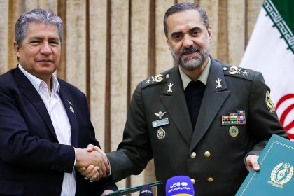 وزرای دفاع ایران و بولیوی تفاهمنامه همکاری امضا کردند