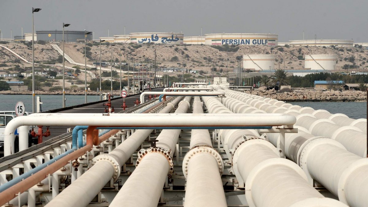 بلومبرگ: نوعی ترتیبات غیررسمی نفتی بین ایران و آمریکا ایجاد شده است