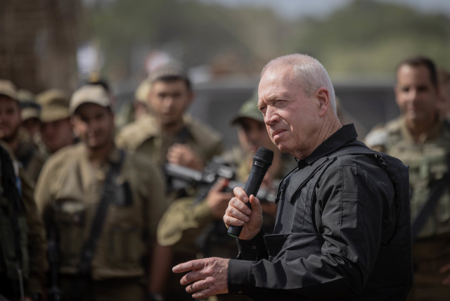 وزیر دفاع اسرائیل: اسرائیل علاقه‌ای به جنگ با دیگر دشمنان خود جز حماس ندارد