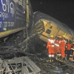 شمار قربانیان تصادف قطار در هند به ۱۳ نفر رسید