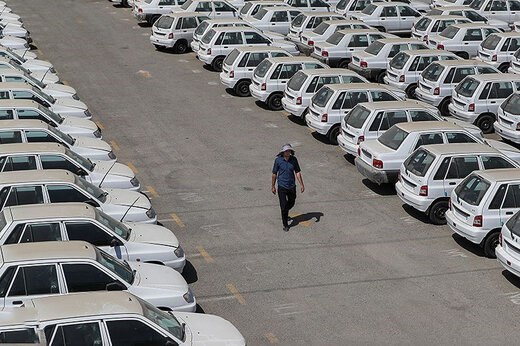 روزنامه اطلاعات: دولت و خودروسازان برای افزایش قیمت خودرو دسیسه کردند