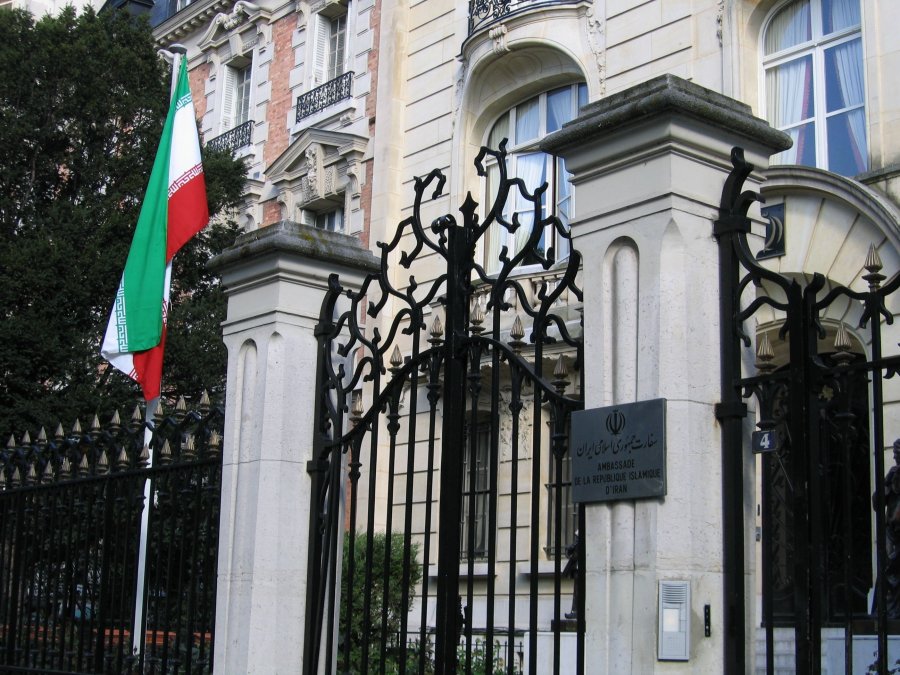 سفارت ایران در پاریس پس از دو سال صاحب سفیر شد