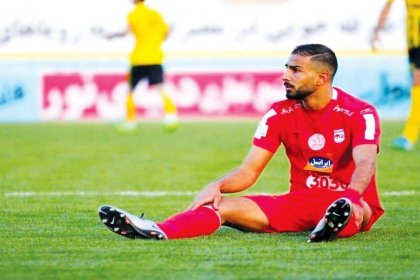 امیرنصر آزادانی⁩ در پی انتقال به سلول انفرادی دست به اعتصاب غذا زد