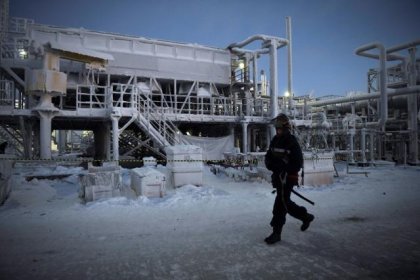 اتحادیه اروپا تحریم گاز طبیعی مایع روسیه را بررسی می‌کند