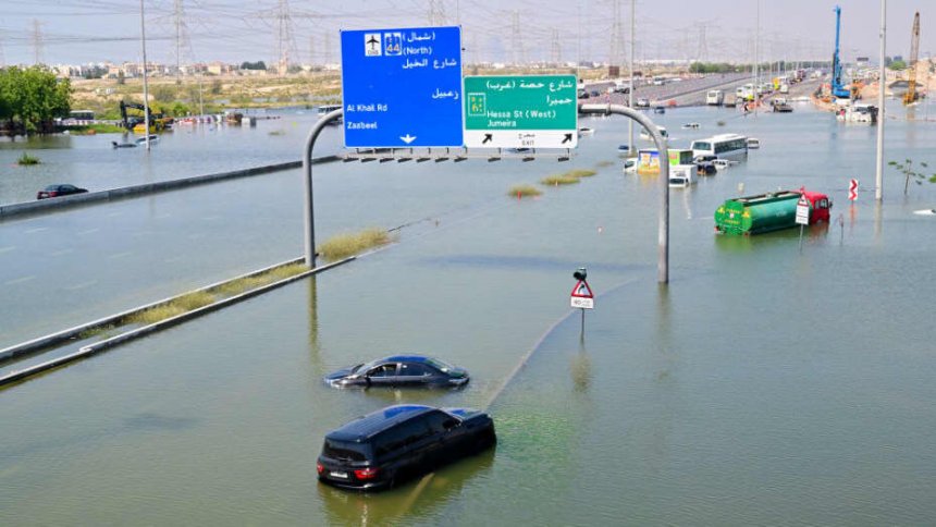 امارات ۵۴۴ میلیون دلار برای جبران خسارات ناشی از سیل هفته گذشته، اختصاص خواهد داد