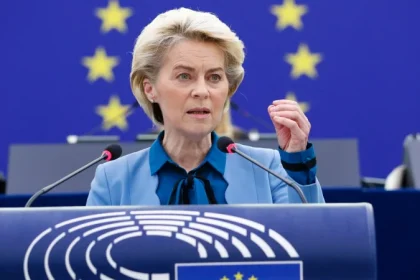 رئیس کمیسیون اروپا: باید مقابل تهدیدات گروه کشورهای استبدادی شامل روسیه، ایران و کره شمالی آماده باشیم