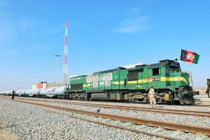 اولین قطار حامل صادرات افغانستان بعد از چند روز معطلی در ایران به سمت مرز ترکیه به راه افتاد