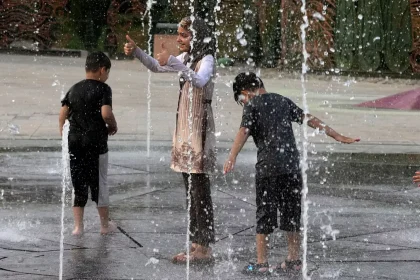موج شدید گرما در ایران؛ دمای ۹ شهر به بیش از ۵۰ درجه رسید