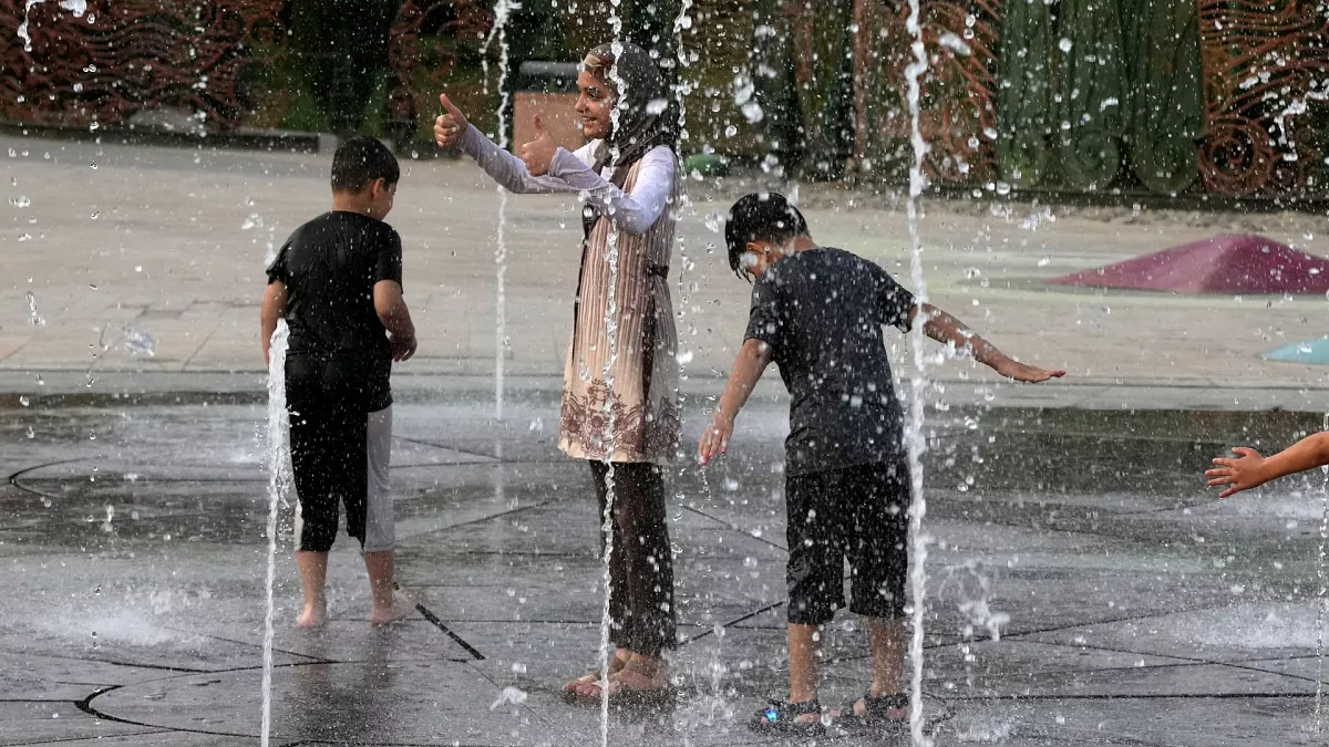 موج شدید گرما در ایران؛ دمای ۹ شهر به بیش از ۵۰ درجه رسید