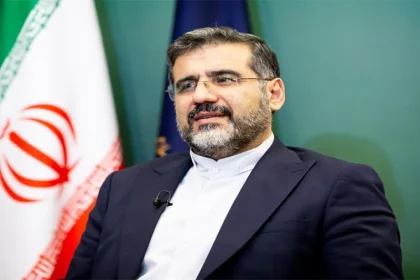 وزیر ارشاد جمهوری اسلامی: هنرمندان معترض برای برگشت به ایران توبه کنند