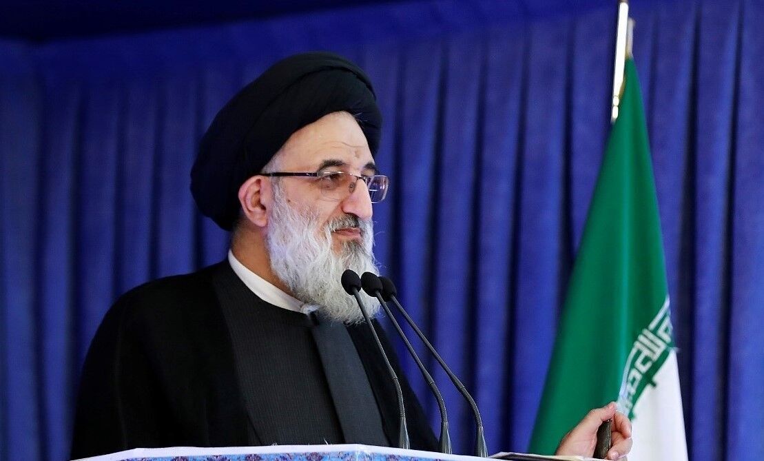 امام جمعه کرج: سیاست ترامپ در مقابل ایران «آبشار داغ» است