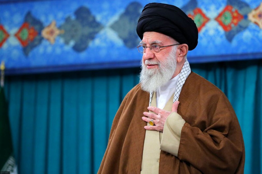 رهبر جمهوری اسلامی ایران: احتمال نمی‌دهیم از بیرون شرارتی انجام بگیرد