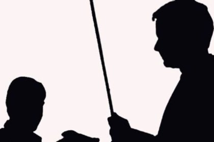 معلم خاطی به دادسرای سنندج احضار شد