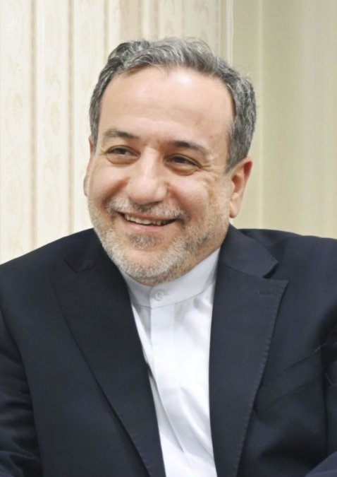 عراقچی: حصارکشی امنیتی اطراف تاسیسات نطنز ادعای خیالی است
