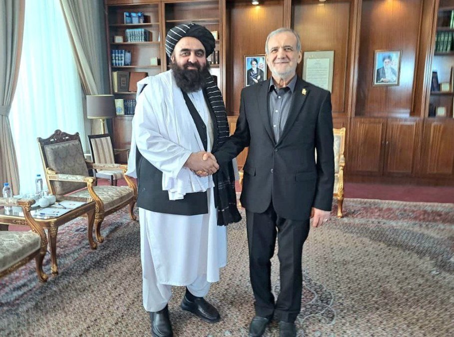 رییس‌جمهور ایران و وزیرخارجه طالبان دیدار کردند